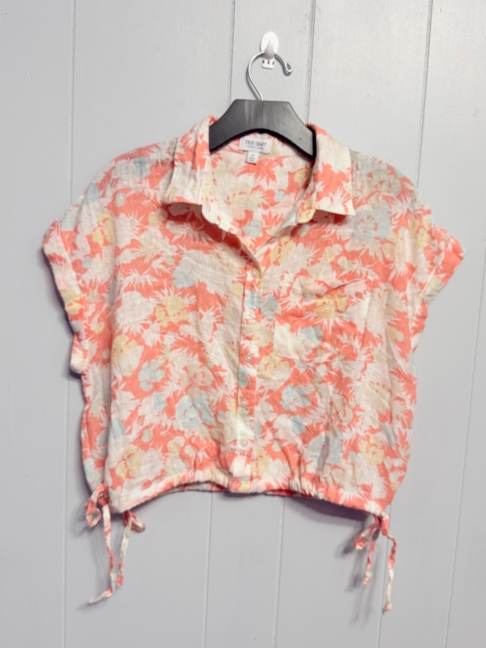 #10) True Craft Coral Multi Floral Button-Front Crop Shirt with Linen blend